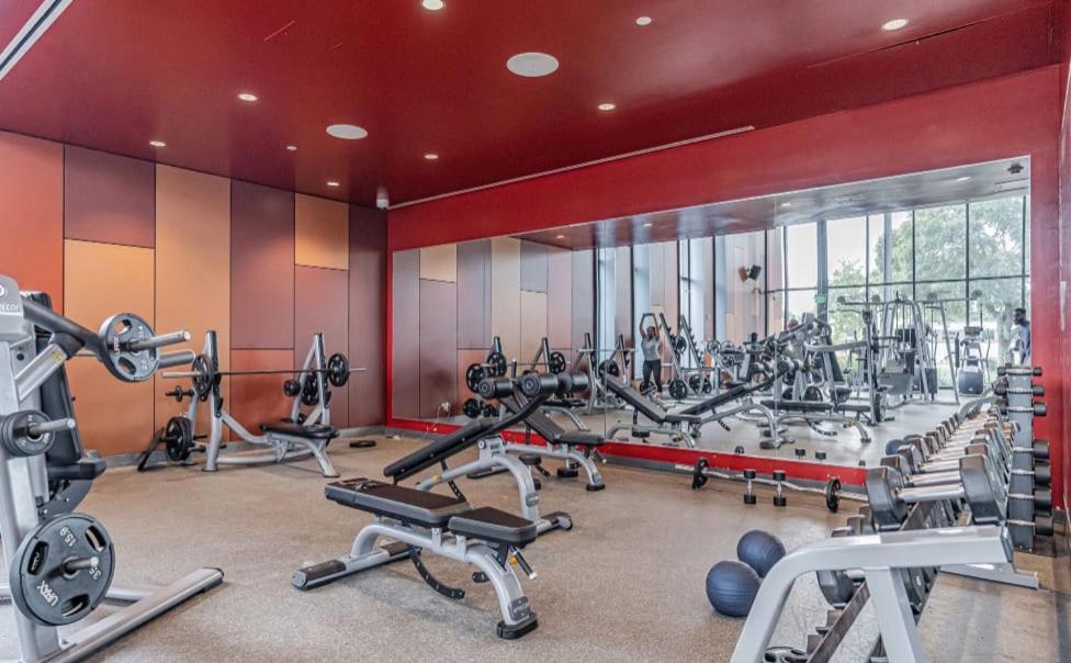 2bd Htx I Fast Wi-fi Free Parking Full Gym *