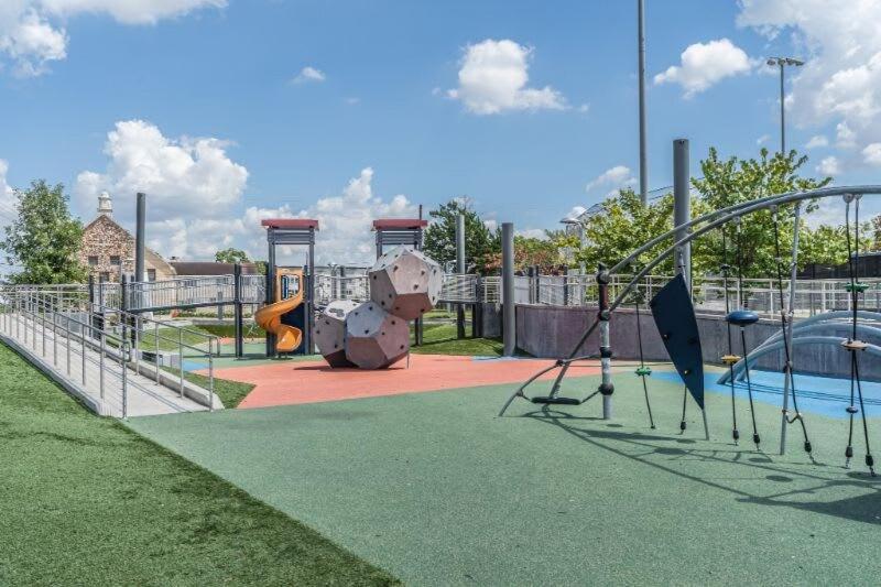 Apartment 2bd Htx I Fast Wi-fi Free Parking Full Gym *